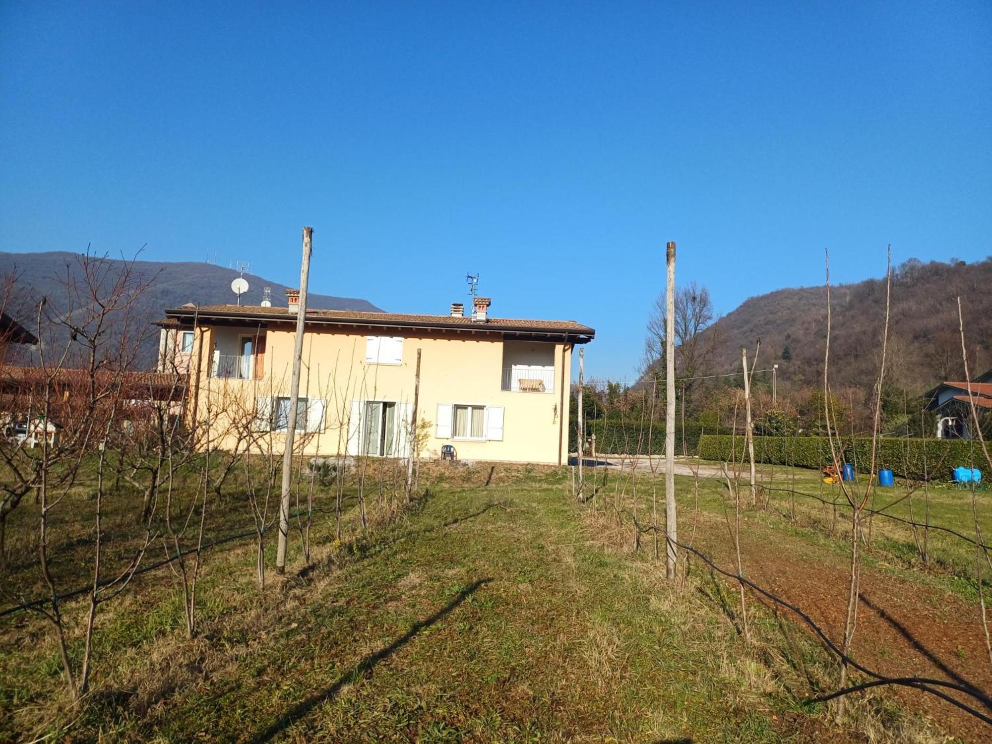 Cascina Legnago Trilocale A 6 Chilometri Da Salo' Apartment Villanuova sul clisi Exterior photo