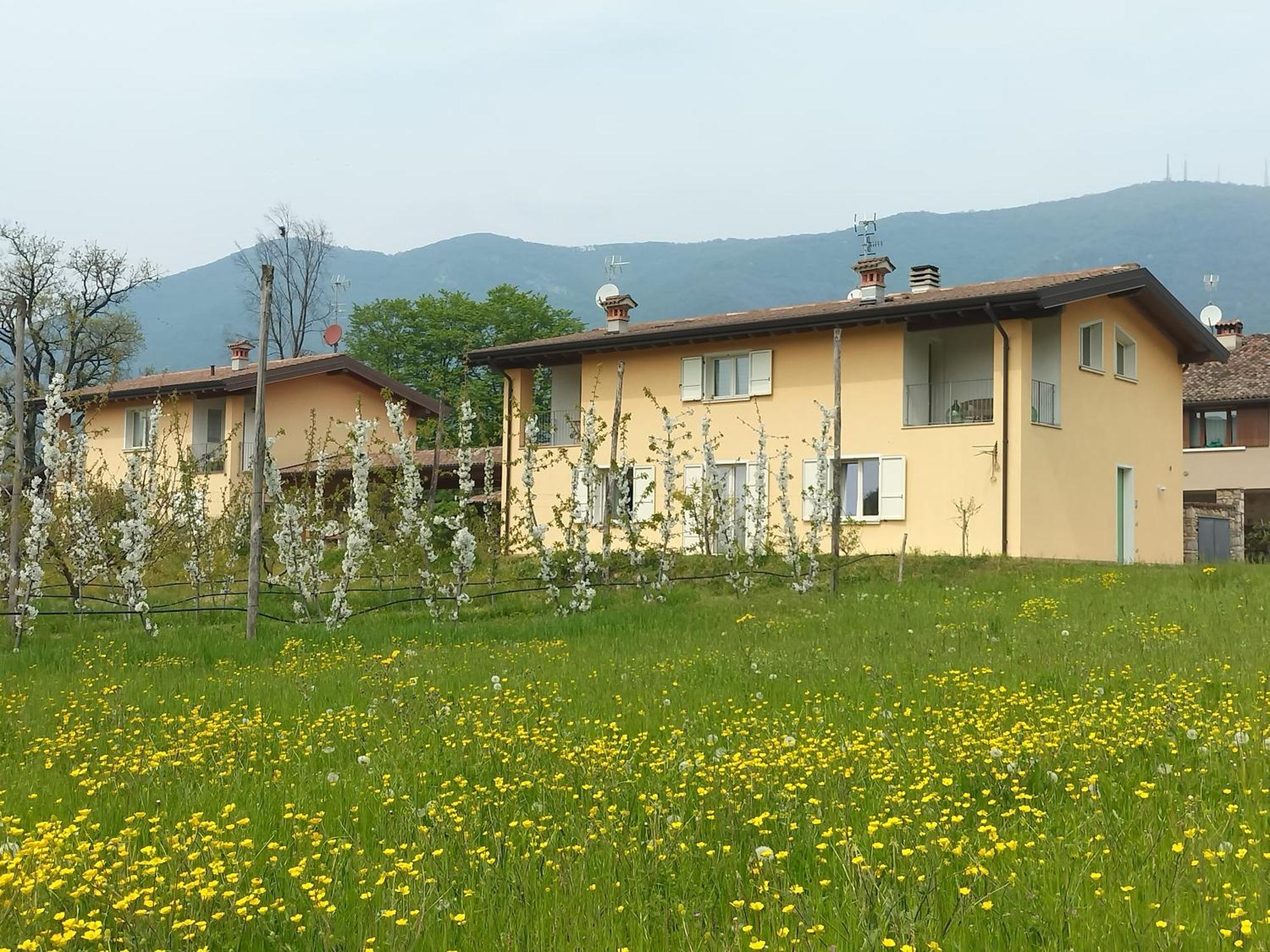 Cascina Legnago Trilocale A 6 Chilometri Da Salo' Apartment Villanuova sul clisi Exterior photo