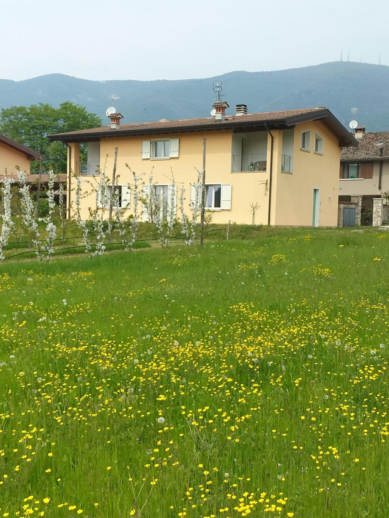 Cascina Legnago Trilocale A 6 Chilometri Da Salo' Apartment Villanuova sul clisi Exterior photo