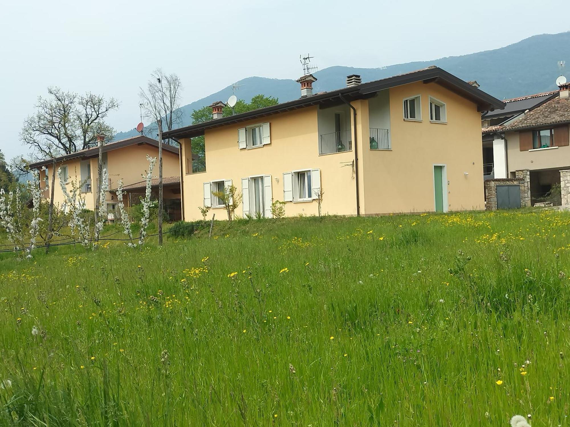 Cascina Legnago Trilocale A 6 Chilometri Da Salo' Apartment Villanuova sul clisi Exterior photo